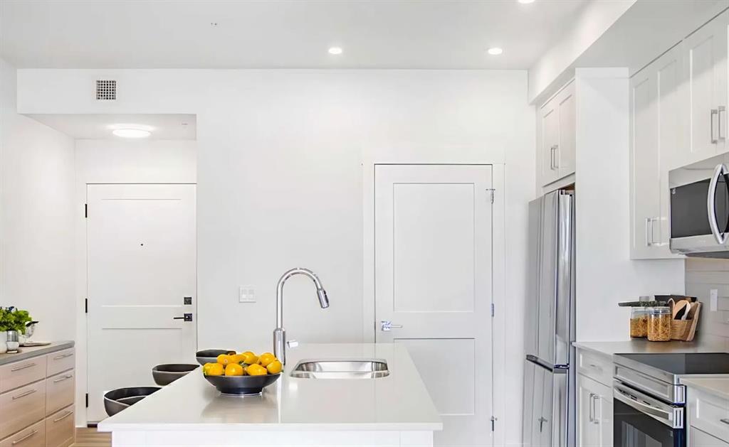 8305, 1802 Mahogany Boulevard  , A2276738, Alberta,