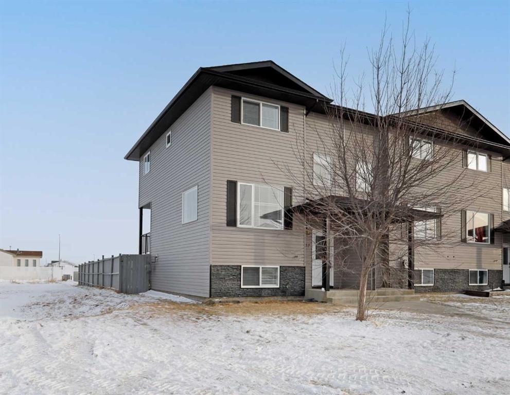 Third View of 322 17 Street E, Meadowbrook, Brooks, Alberta, T1R 1R3