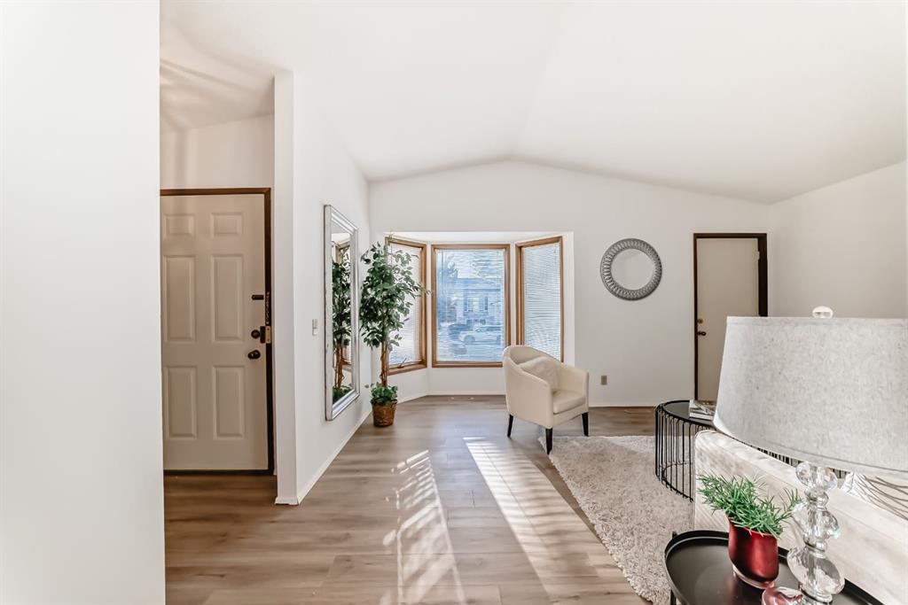 Fifth View of 20 Cedardale Hill SW, Cedarbrae, Calgary, Alberta, T2W5J1