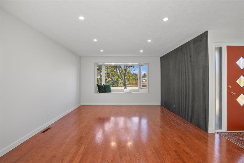 Fifth View of 7 Stirling Close , Sunnybrook, Red Deer, Alberta, T4N 0A8