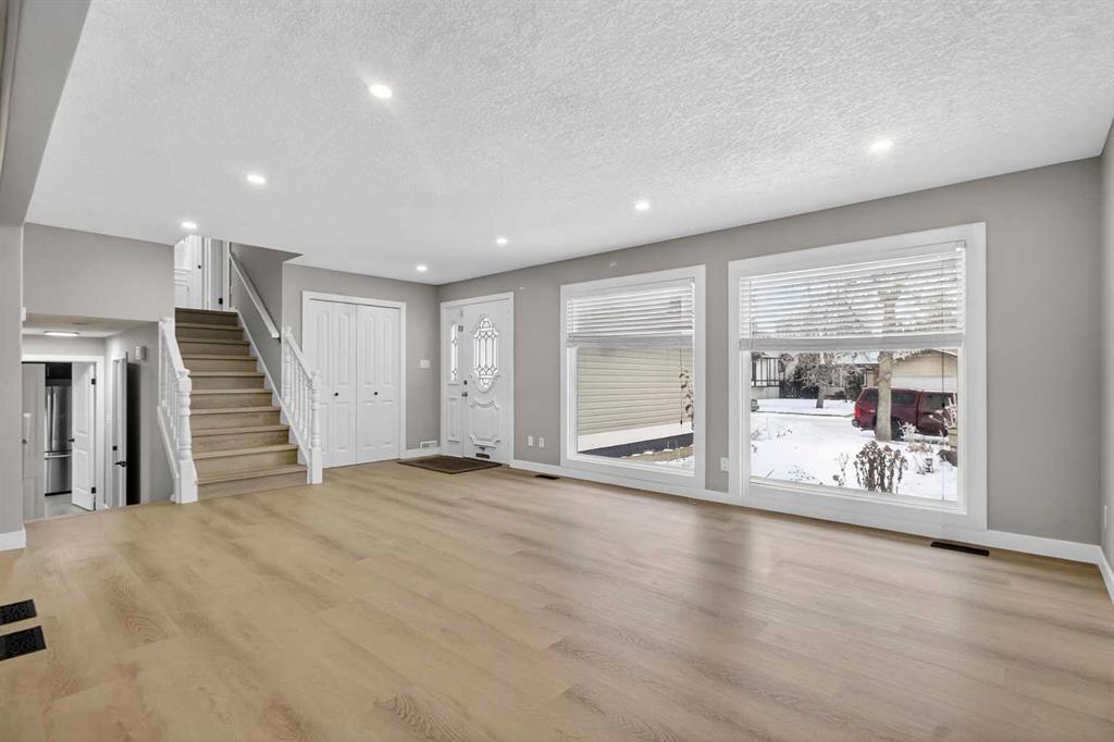 Fourth View of 415 Templeton Road NE, Temple, Calgary, Alberta, T1Y 4L8