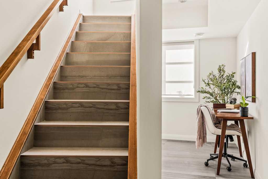 Fourth View of 125 41 Avenue SW, Parkhill, Calgary, Alberta, T2S 3H3