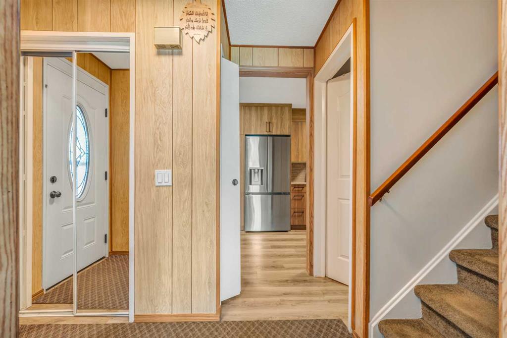 Third View of 713 44 Street SE, Forest Heights, Calgary, Alberta, T2A 3E3