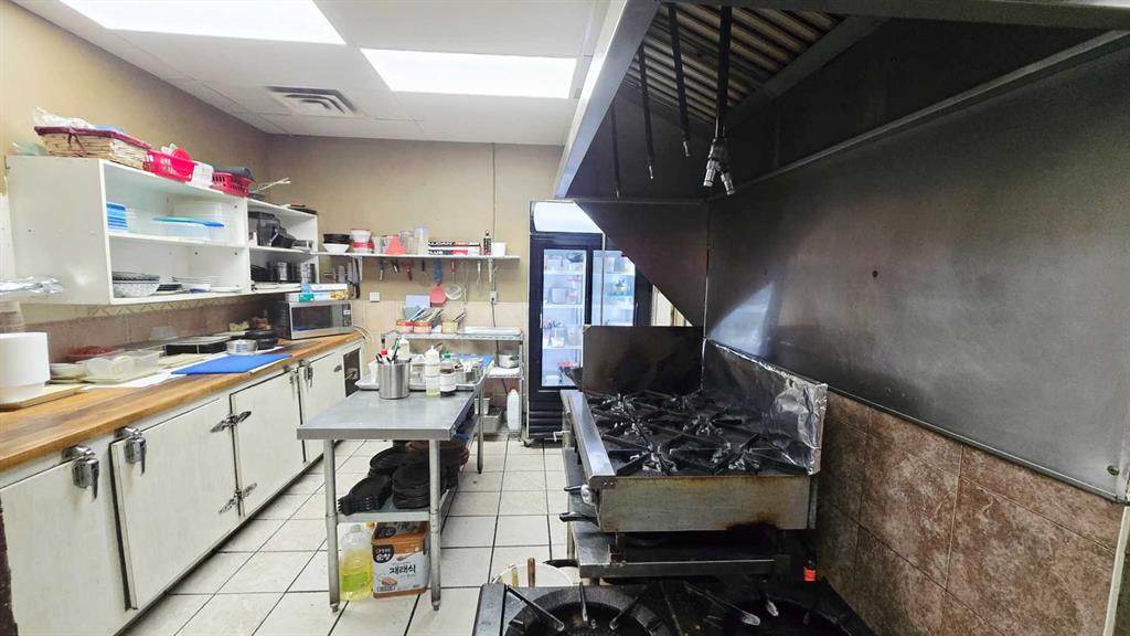 Third View of 35, 3616 52 Avenue NW, Varsity, Calgary, Alberta, T2L 1V9