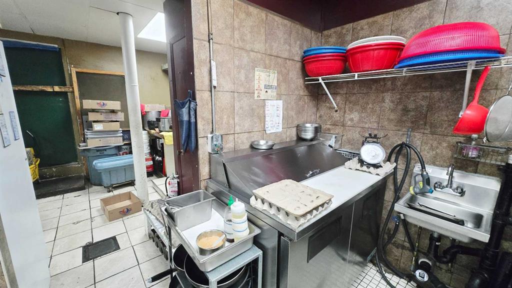 Fifth View of 35, 3616 52 Avenue NW, Varsity, Calgary, Alberta, T2L 1V9