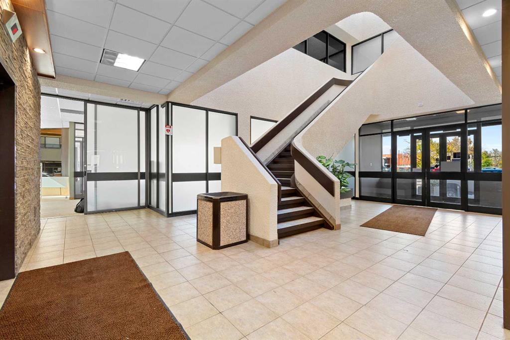 Third View of 104, 9835 101 Avenue , Central Business District, Grande Prairie, Alberta, T8V 5V5