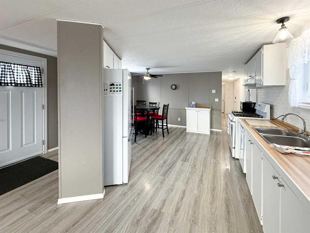 Fifth View of 31 5103 61 Avenue , NONE, Olds, Alberta, T4H 1L5