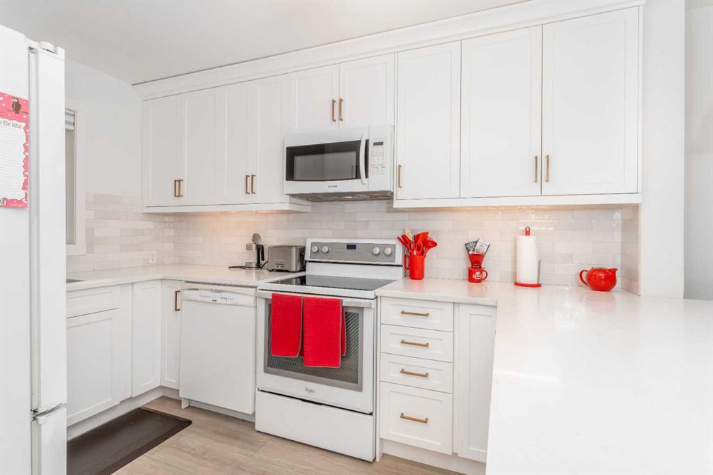 Fifth View of 205, 112 Kananaskis Way , Bow Valley Trail, Canmore, Alberta, T1W 2X2