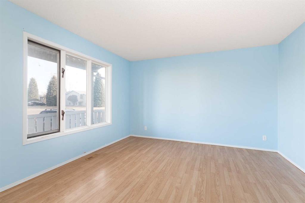 Fifth View of 209 Mt Blakiston Road W, Mountain Heights, Lethbridge, Alberta, T1K 6M3