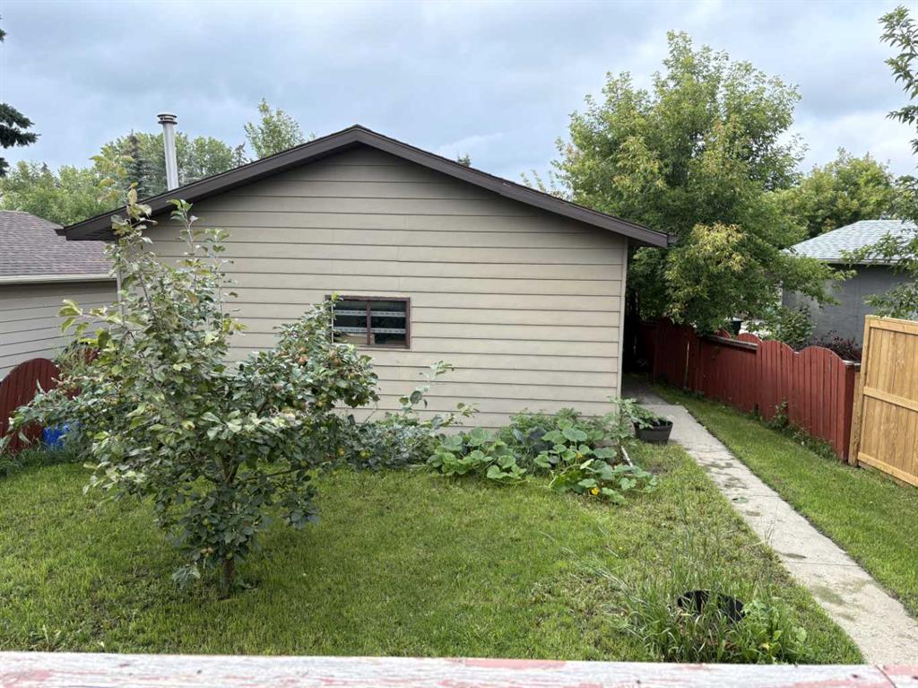 Fifth View of 203 Falwood Way NE, Falconridge, Calgary, Alberta, T3J 1A9