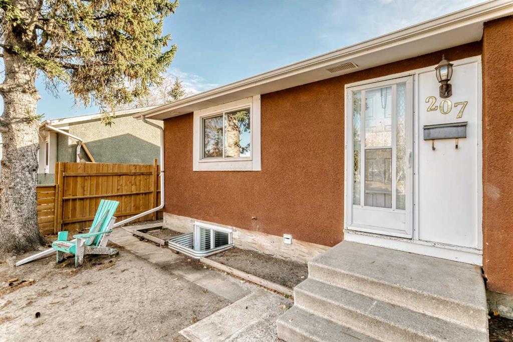 Fourth View of 207 Pinecliff Way NE, Pineridge, Calgary, Alberta, T1Y3X4