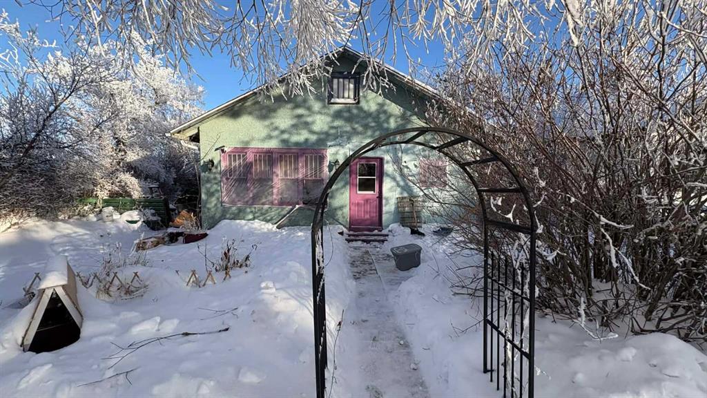 5117 Norfolk Avenue , A2277463, Alberta,