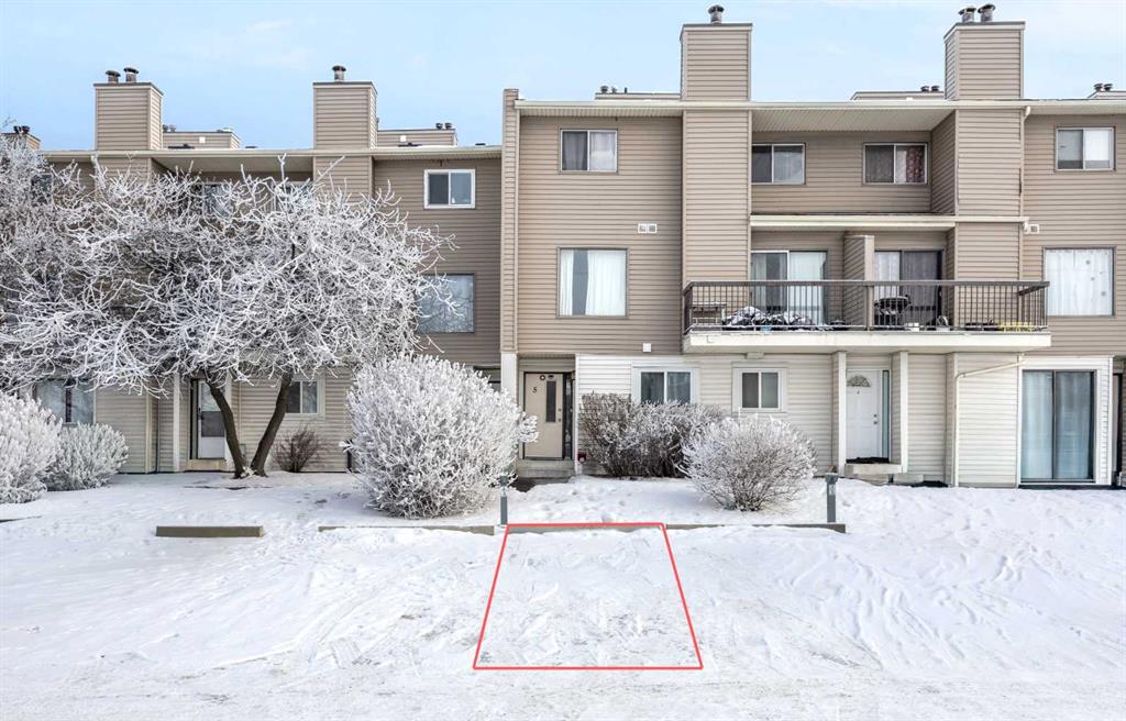 Fourth View of 3, 2519 38 Street NE, Rundle, Calgary, Alberta, T1Y 4W8