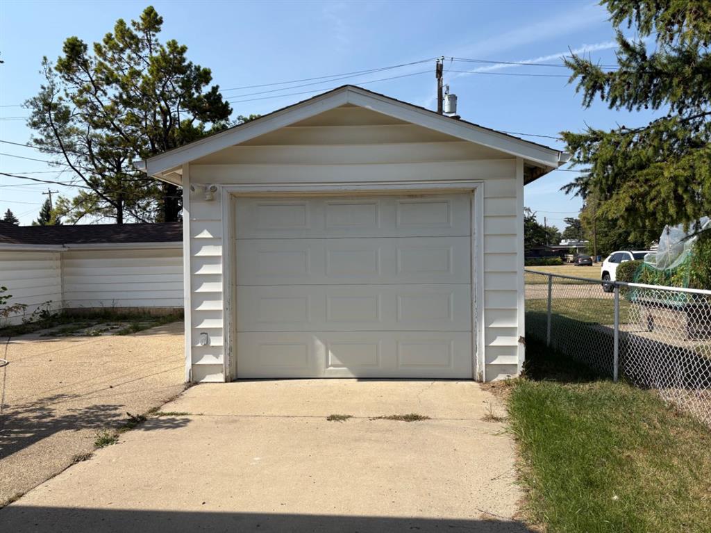 Fifth View of 3918 56 Avenue , West Park, Red Deer, Alberta, T4N 4P5