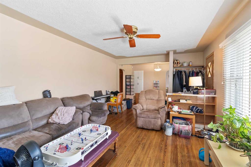 Fourth View of 5337 44 Avenue , Woodlea, Red Deer, Alberta, T4N 3J1