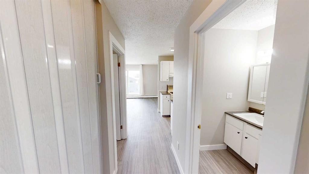 Third View of 18, 10028 105 Avenue , Avondale, Grande Prairie, Alberta, T8V1H1