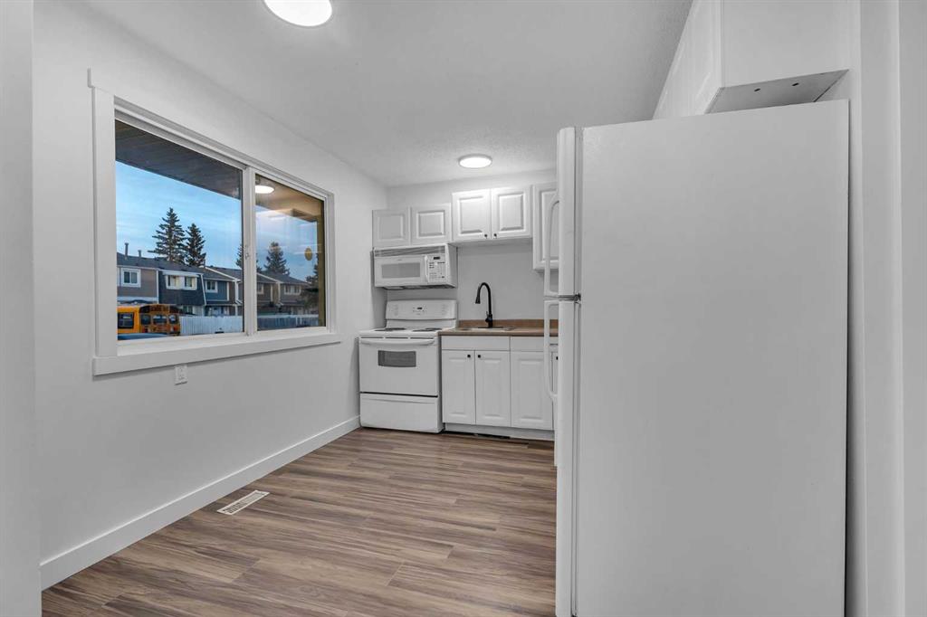 Fifth View of 429 Georgian Villas NE, Marlborough Park, Calgary, Alberta, T2A 7E3