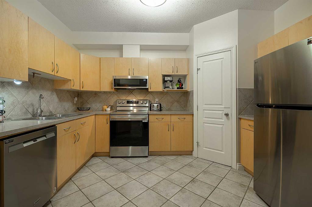 Fourth View of 202, 138 18 Avenue SE, Mission, Calgary, Alberta, T2G 5P9