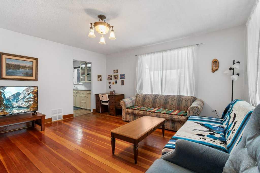 Fifth View of 4025 46 Street , Grandview, Red Deer, Alberta, T4N 1M3