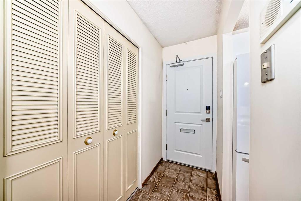 Third View of 274, 1620 8 Avenue NW, Hounsfield Heights/Briar Hill, Calgary, Alberta, T2V 1C3