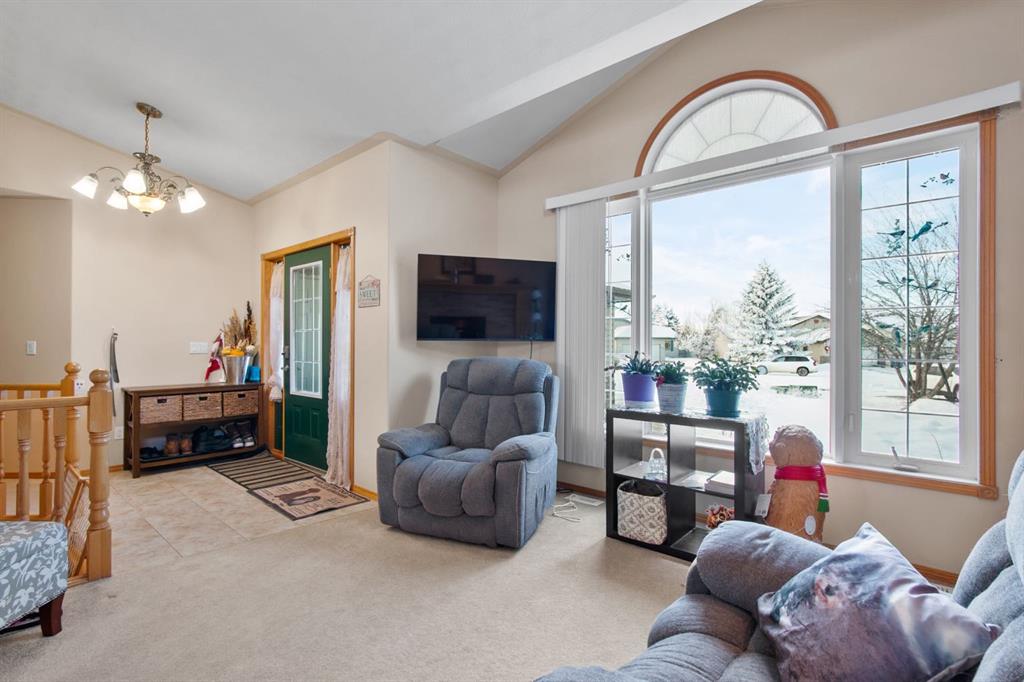 Fifth View of 107 MONICA Bay , NONE, Carstairs, Alberta, T0M 0N0