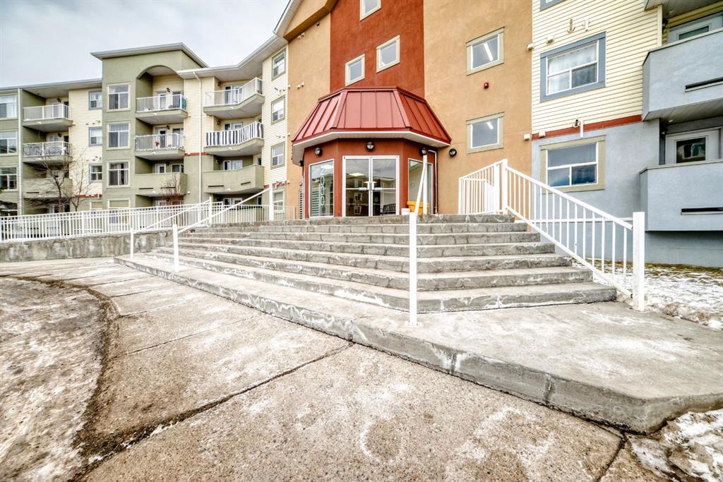 Third View of 2126, 700 Willowbrook Road NW, Downtown, Airdrie, Alberta, T4B 0L5