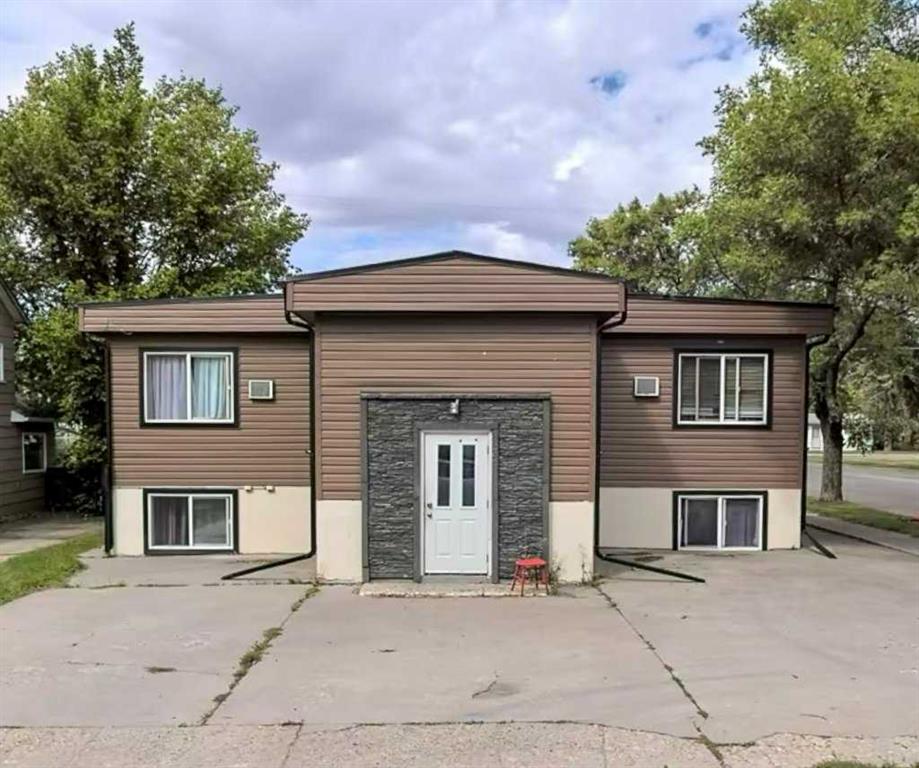 Second View of 135 1 Street E, Central, Brooks, Alberta, T1R1B7