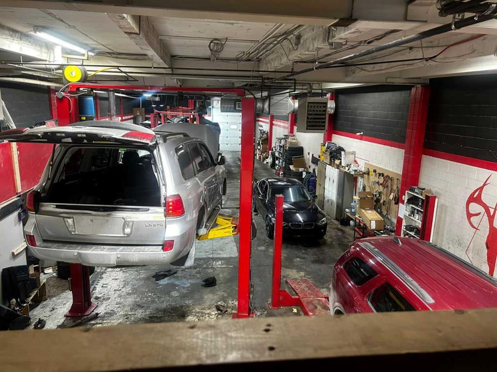 Third View of 933A 48 Avenue SE, Highfield, Calgary, Alberta, T2G2A7