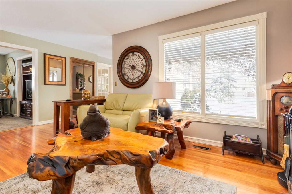 Fifth View of 21 Midridge Green SE, Midnapore, Calgary, Alberta, T2X 1C9