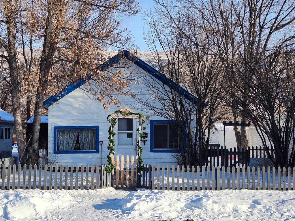 240 2 Avenue , A2278198, Alberta,