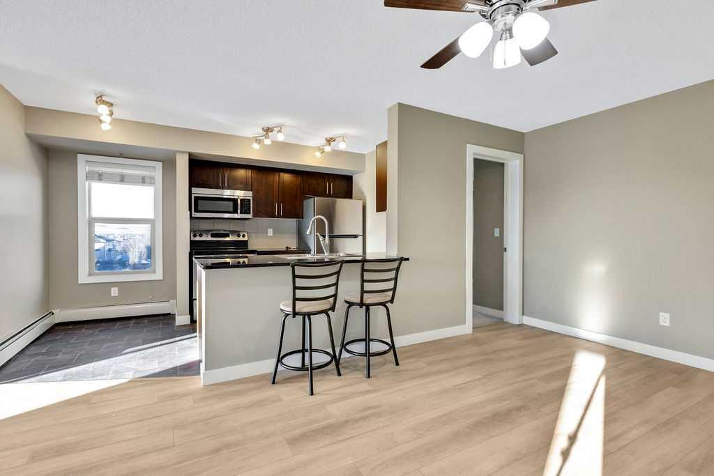 Third View of 7402, 403 Mackenzie Way SW, Downtown, Airdrie, Alberta, T4B 3V7