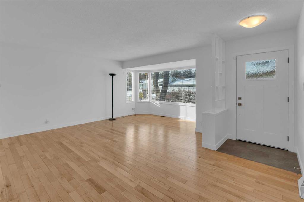 Third View of 6312 Thorncliffe Drive NW, Thorncliffe, Calgary, Alberta, T2K 3A7