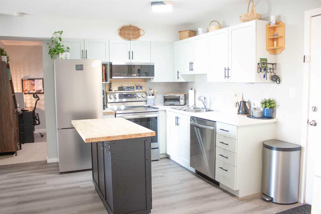 Third View of 209, 11230 104 Avenue , Gateway, Grande Prairie, Alberta, T8V 0P3