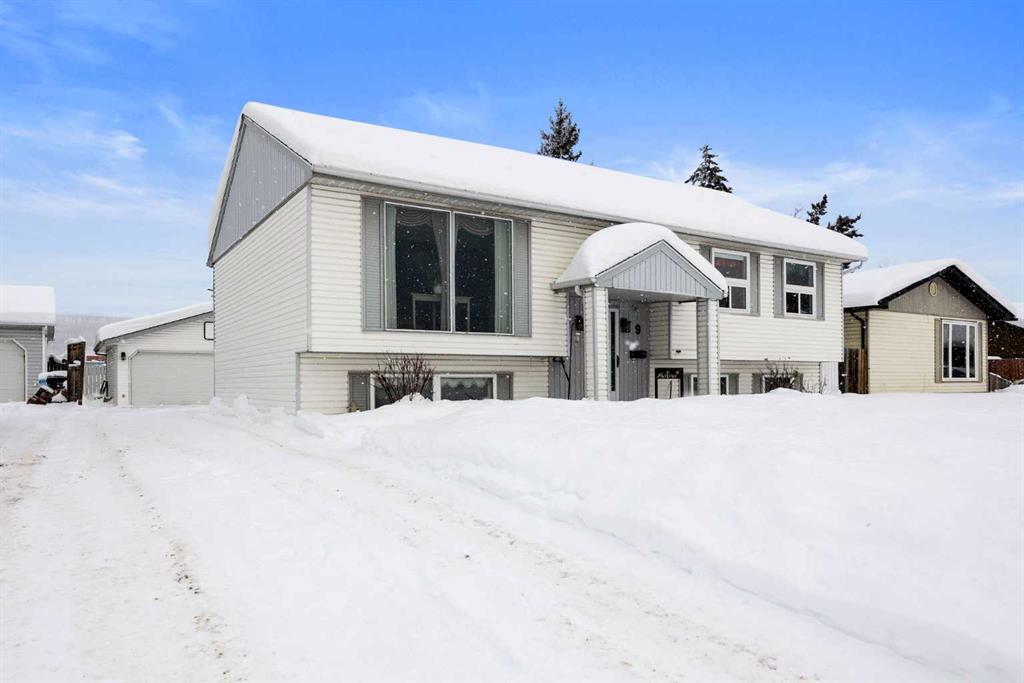 Third View of 9 Bennett Crescent , Downtown, Fort McMurray, Alberta, T9H1H4