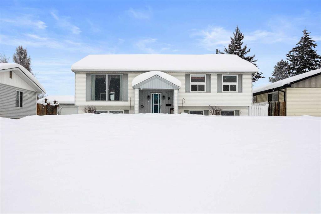 Fourth View of 9 Bennett Crescent , Downtown, Fort McMurray, Alberta, T9H1H4