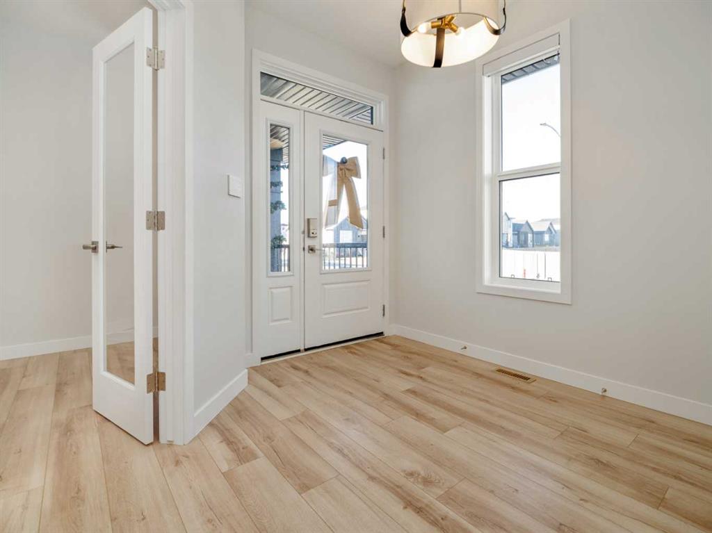 Fifth View of 2701 46 Street S, NONE, Lethbridge, Alberta, T1K 8J5