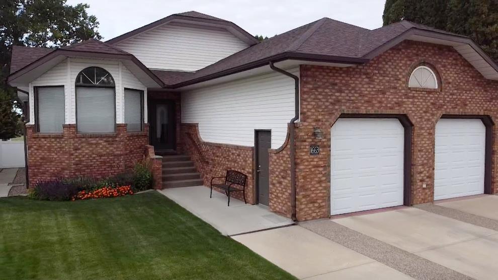 Third View of 1663 31 Street SE, Crestwood-Norwood, Medicine Hat, Alberta, T1A 1W4