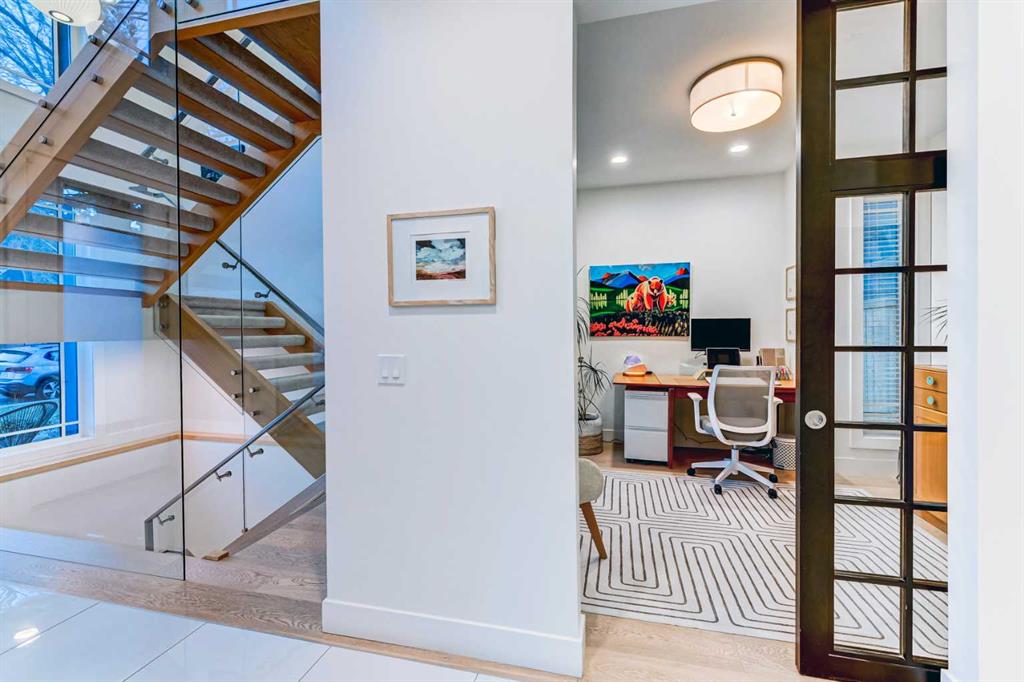 Fifth View of 116 34A Street NW, Parkdale, Calgary, Alberta, T2N 2Y3