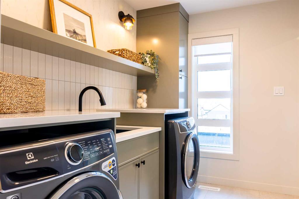 Fifth View of 680 Devonia Road W, The Crossings, Lethbridge, Alberta, T1J 5W3