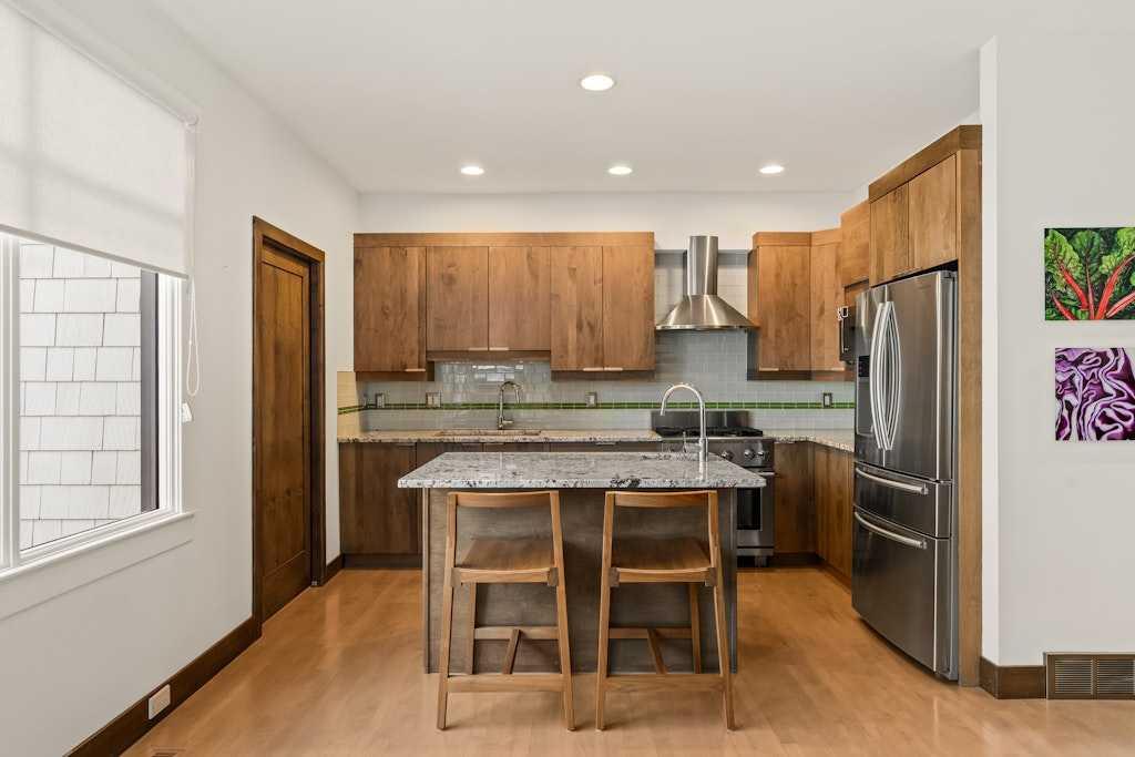 Fourth View of 924 8 Avenue SE, Inglewood, Calgary, Alberta, T2G 0M3