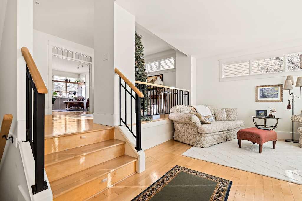 Fifth View of 926 8 Avenue SE, Inglewood, Calgary, Alberta, T2G 0M3