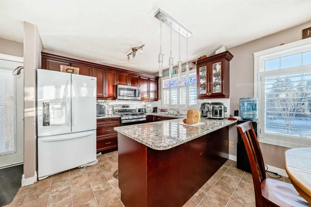 Fifth View of 516 2 Avenue NE, Old Town, Airdrie, Alberta, T4B1R4