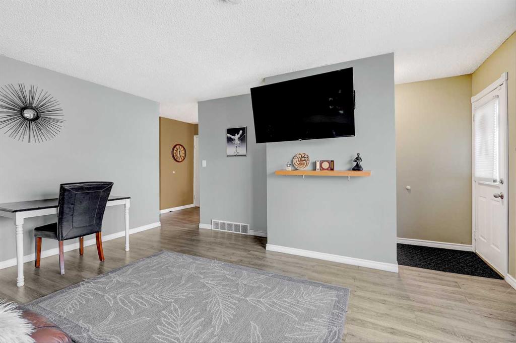 Third View of 12129 94a Street , Crystal Ridge, Grande Prairie, Alberta, T8V5C2