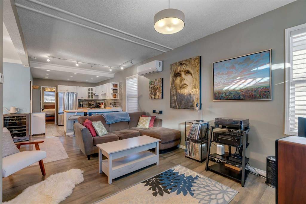 Third View of 918 11 Avenue SE, Ramsay, Calgary, Alberta, T2G 0Z2