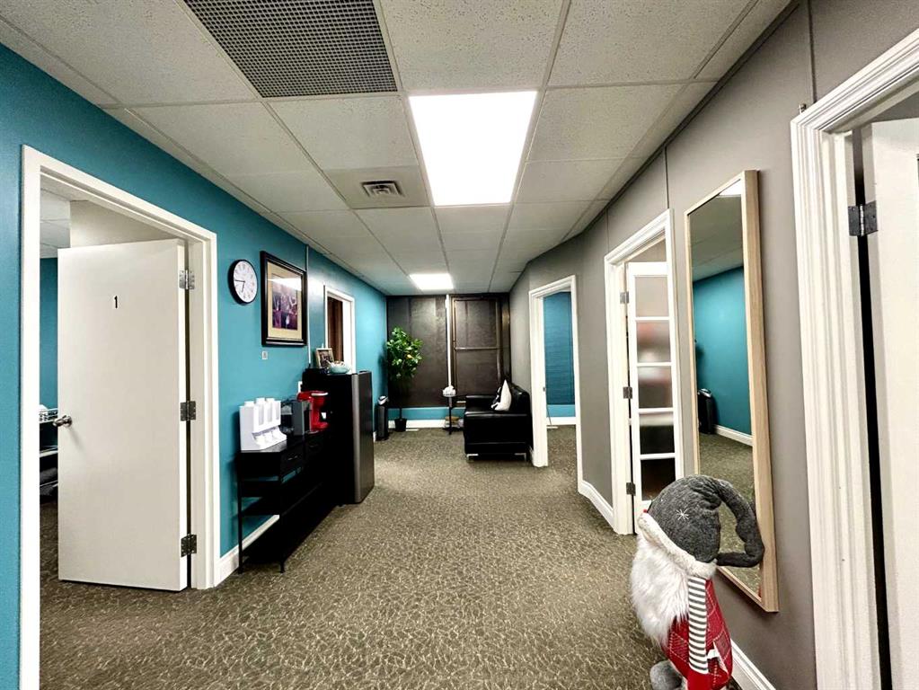 216, 5403 Crowchild Trail , A2278988, Alberta,