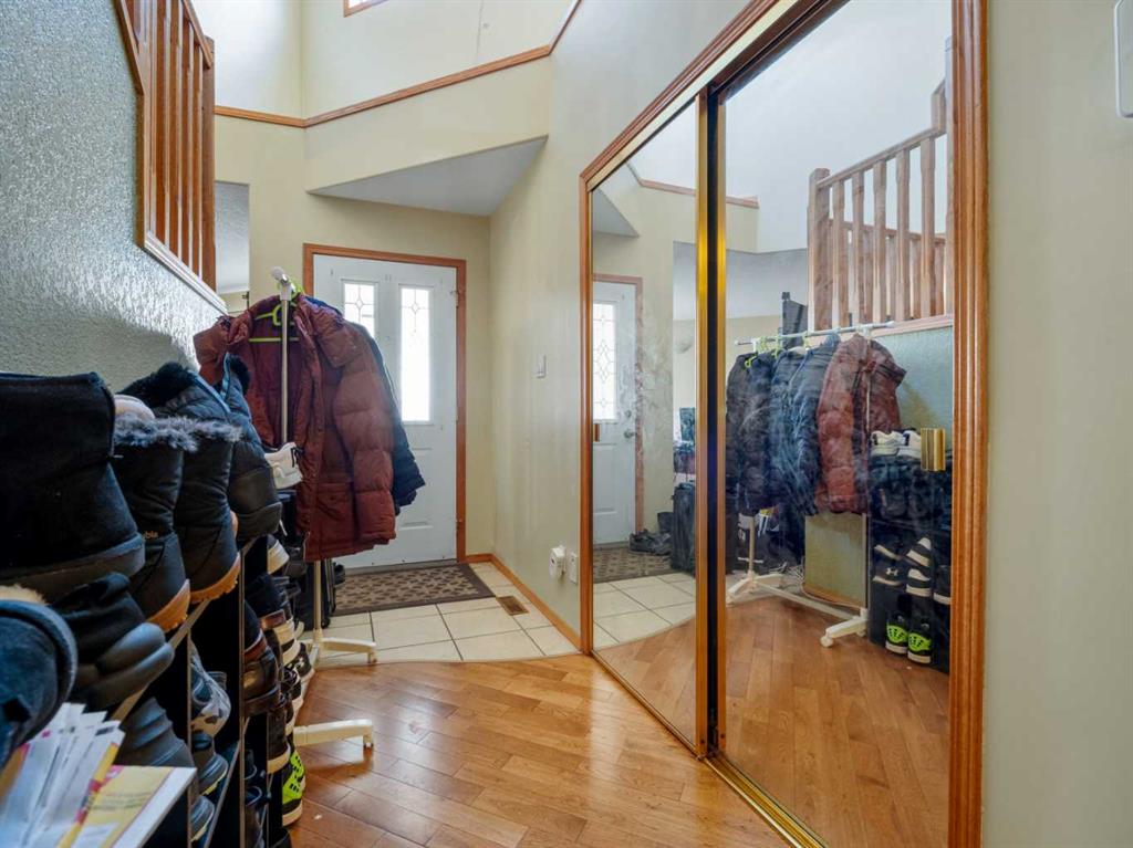 Fourth View of 10 Fairmont Crescent S, Fairmont, Lethbridge, Alberta, T1K 7G3