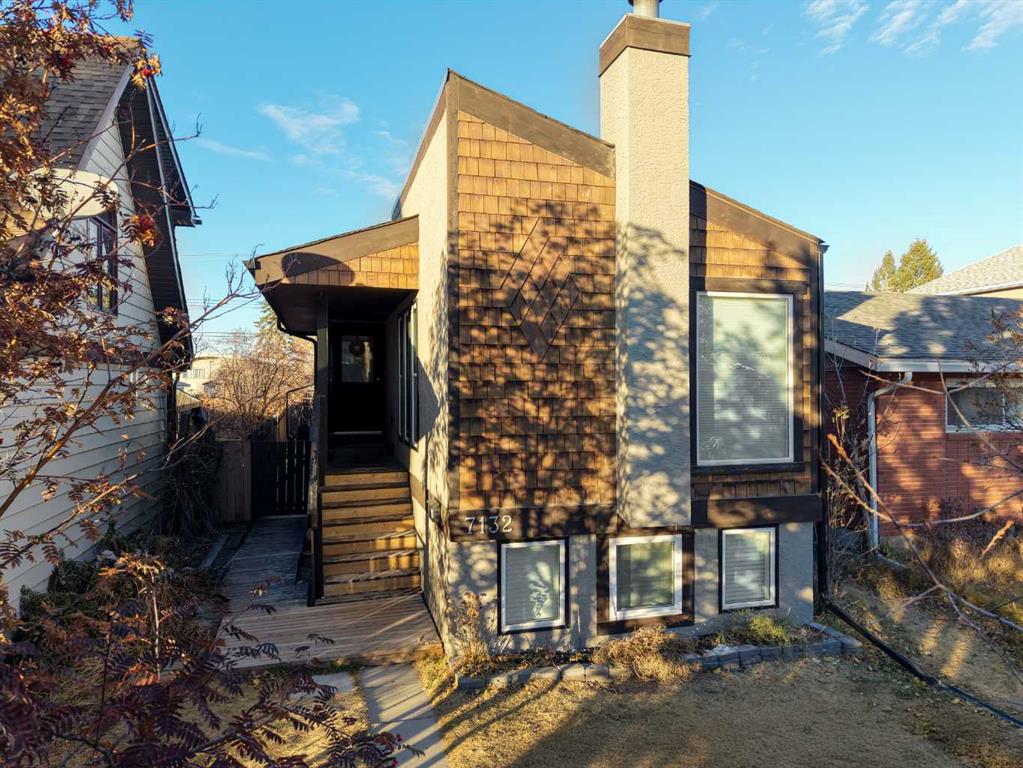 Third View of 7132 36 Avenue NW, Bowness, Calgary, Alberta, T3B 1T8