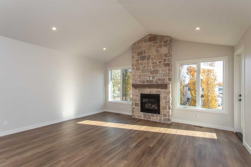 Fourth View of 102, 5300 60 Street , Westpine Estates, Sylvan Lake, Alberta, T4S 0K8