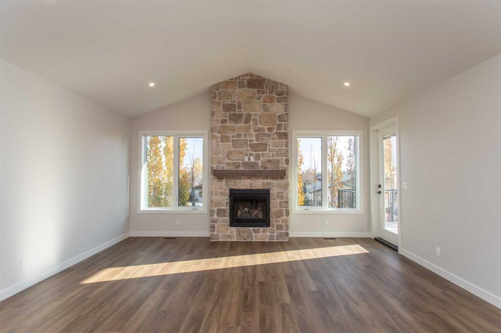 Fifth View of 102, 5300 60 Street , Westpine Estates, Sylvan Lake, Alberta, T4S 0K8