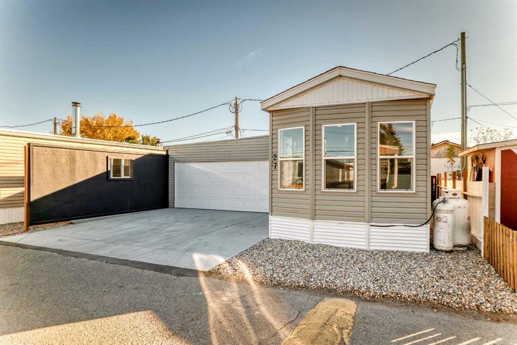 Third View of 27, 2106 50 Street SE, Forest Lawn Industrial, Calgary, Alberta, T2B 1M7